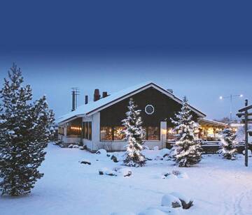 Фото номера Двухместный номер с 2 отдельными кроватями Отель Kultahippu Hotel &amp; Apartments г. Ивало 2
