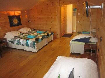 Фото номера Семейный номер (для 2 взрослых и 2 детей) Гостевой дом Guesthouse Husky г. Ивало 3
