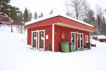 Фото номера Коттедж с 1 спальней, общим туалетом и ванной комнатой (2 взрослых) Кемпинги Ivalo River Camping г. Ивало 16