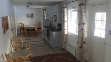 Фото номера Коттедж с 3 спальнями Курортные отели Näverniemi Holiday Center г. Ивало 6