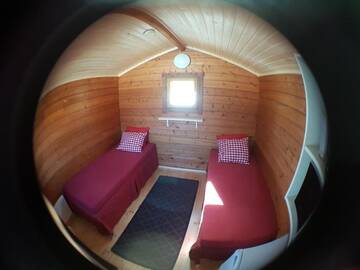 Фото номера Небольшой коттедж с общей ванной комнатой Курортные отели Näverniemi Holiday Center г. Ивало 5